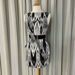 Karen Millen Dress With Belt 👗